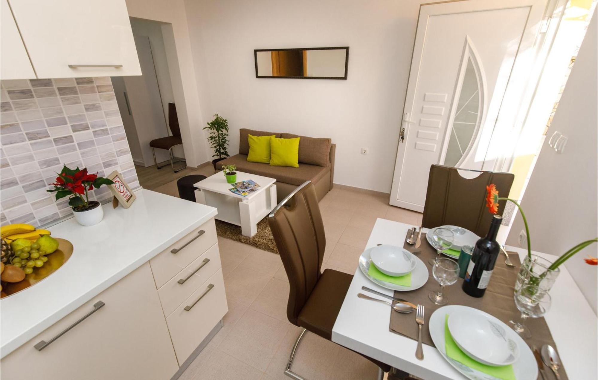 Gorgeous Home In Knin With Kitchen Kovacic Exteriör bild